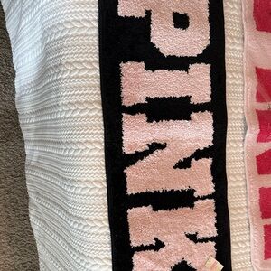 NWT Vs pink rug